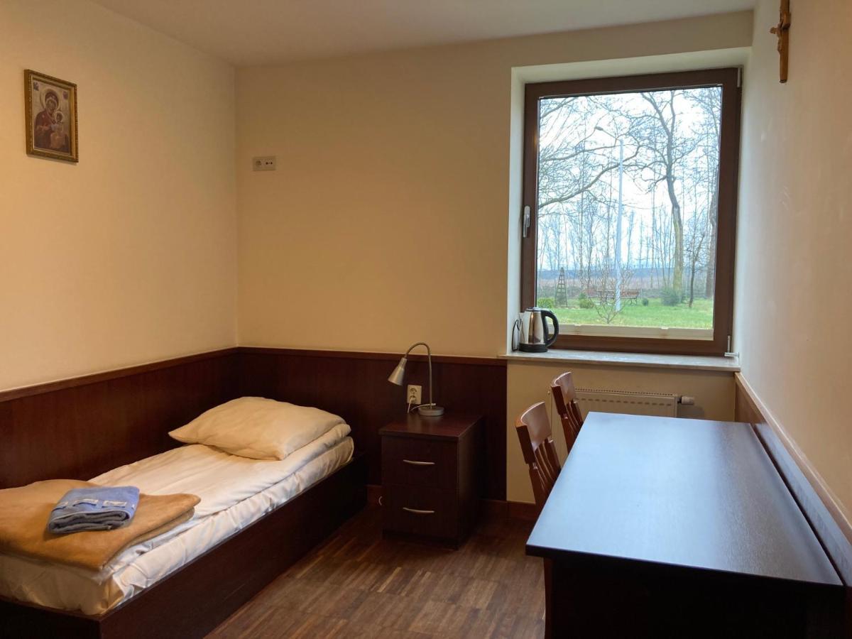 Hotel Uroczysko Porszewice - Osrodek Konferencyjno-Rekolekcyjny Pabianice Exterior foto